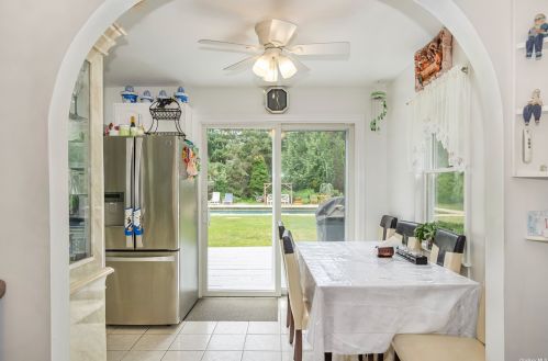 9 Cedar Dr, East Hampton NY  11937-1477 exterior