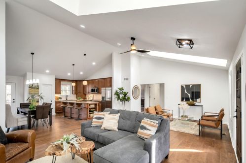 450 Pickett Dr, Covington KY  41011-1861 exterior