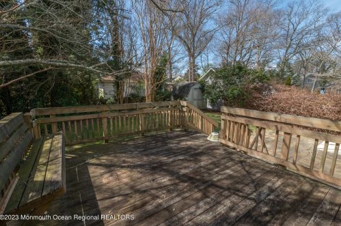 4 Fletcher Pl, Island Heights NJ  08732-7748 exterior