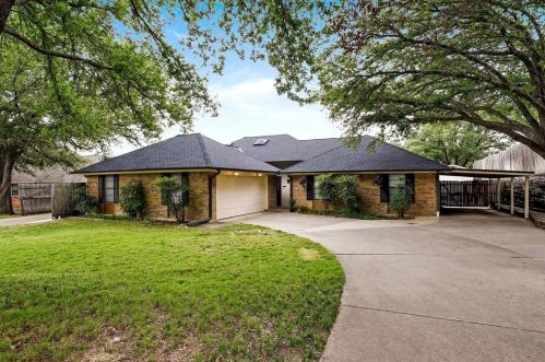8557 Woodlake Cir, Fort Worth, TX 76179-3143