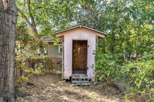 301 Haswell Dr, Bryan TX 77803-4757 exterior