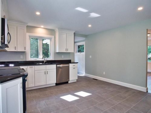 39 Cala Ave, Tiverton RI  02878-3214 exterior