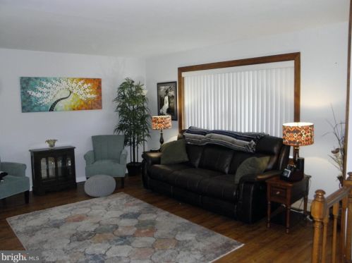 11008 Keswick Rd, Philadelphia PA  19154-4137 exterior