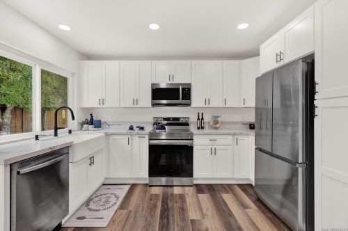 8909 Fallwood Ave, San Diego, CA 92126-3720