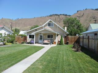 202 Perry St, Cashmere, WA 98815-1019