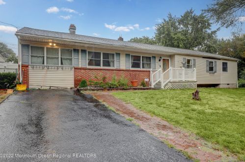 619 Karen Ln, Bricktown, NJ 08724-1265