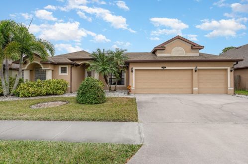 1403 Bent Palm Dr, Merritt Island, FL 32952-3019
