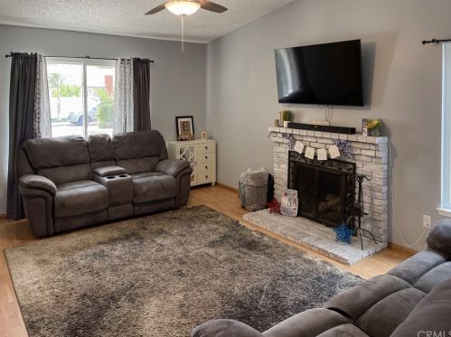 242 White Oak Rd, Lake Elsinore CA  92530-5181 exterior