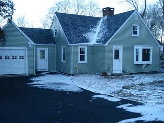 506 Phenix Ave, Cranston, RI 02921-1108
