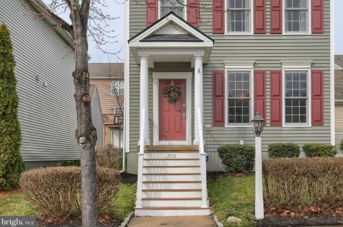 302 Witwer Way, Mount Joy PA  17552-1162 exterior