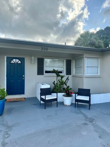 300 Circle, Jupiter, FL 33458-7512