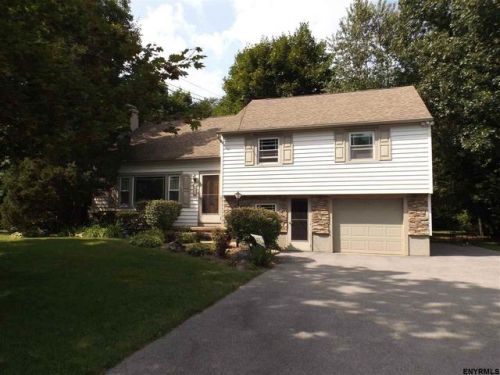 18 Beechwood Dr, Burnt Hills, NY 12027-9739