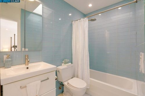 4 Loma Vista Dr, Orinda CA  94563-2213 exterior