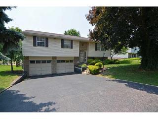 205 Woodmont Dr, Pittsburgh, PA 15238-3625