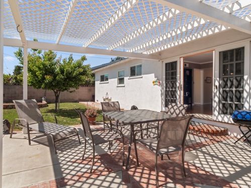 25206 Doria Ave, Lomita CA  90717-1720 exterior