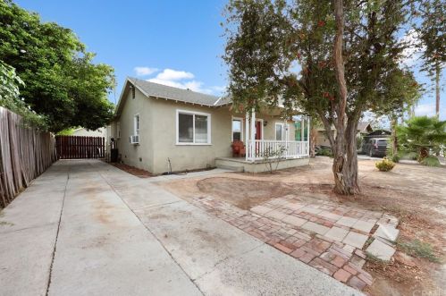 5586 Tilton Ave, Riverside, CA 92509-6738