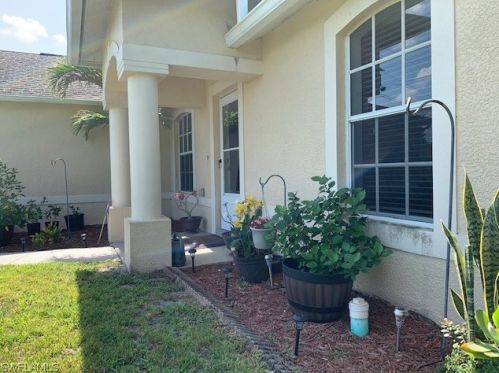 3707 7th St, Lehigh Acres, FL 33976-2229