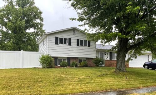 2714 Independence Ct, Darbydale, OH 43123-1710
