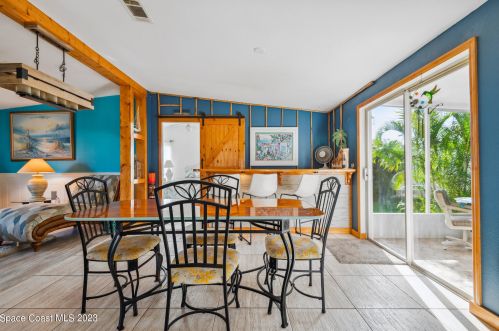 817 Oriole Cir, Sebastian FL  32976-7520 exterior