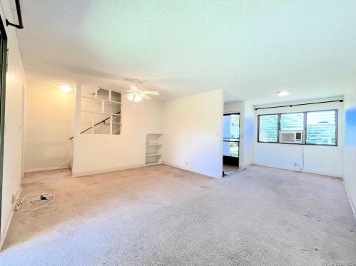 98-425 Kaonohi St, Aiea, HI 96701-2308