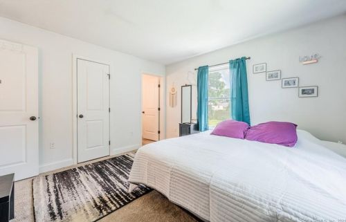 64 Laurelwood Rd, Groton CT  06340-4206 exterior