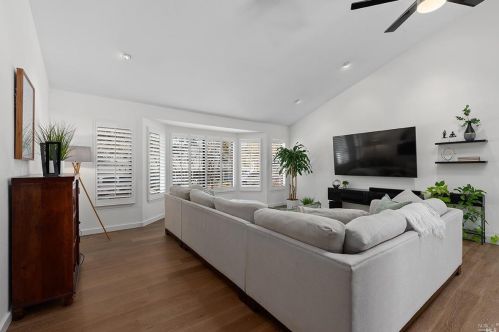 1898 Bennett Meadows Ln, Santa Rosa CA  95405-8375 exterior