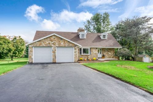 100 Lakeview Dr, Marsh, PA 19520-9127