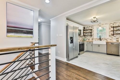 8 Justin Ave, Salem NH  03079-2319 exterior