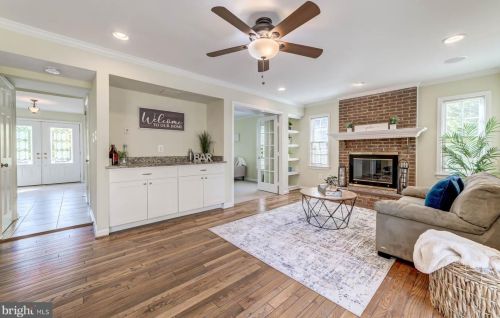 9310 Janphil Ln, Springfield, VA 22153-3910