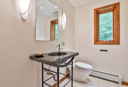 26 Wright Rd, Hollis NH  03049-6154 exterior