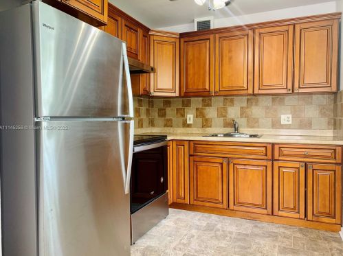 100 132nd Way, Hollywood, FL 33027-1681