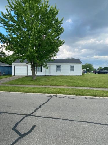 888 Richmond Ave, Marion, OH 43302-1969