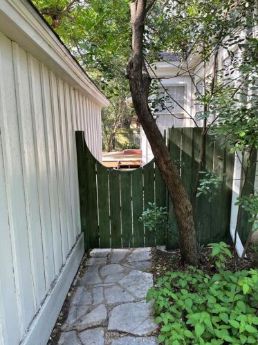 3000 Dancy St, Austin TX  78722-2215 exterior