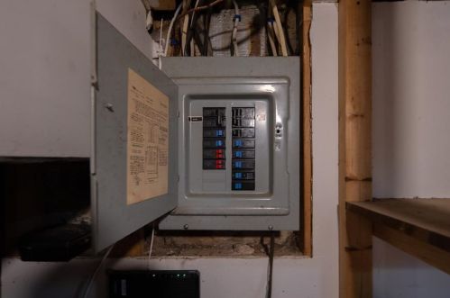 12 Vireo St, North Providence RI  02904-4724 exterior