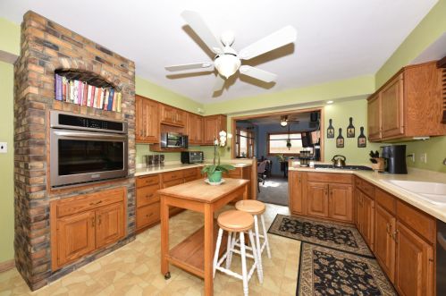 2964 82, Milwaukee WI 53219-2707 exterior