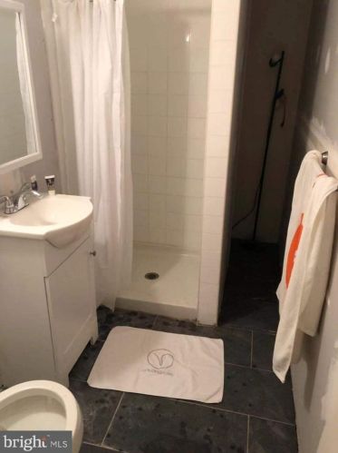 322 42 St, Philadelphia PA 19104-4062 exterior