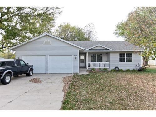 104 Mill St, Walker, IA 52352-9678