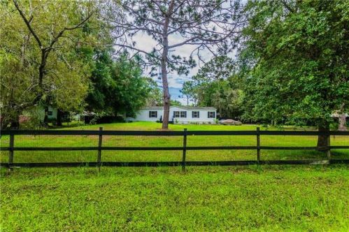 1516 Wildwood Ln, Lutz, FL 33558-8482