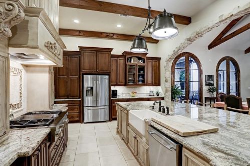 2926 Forest Vw, Richmond TX 77406-5285 exterior