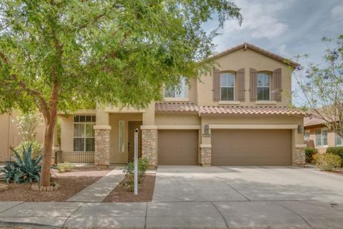 1139 Mesquite St, Gilbert, AZ 85233-5272