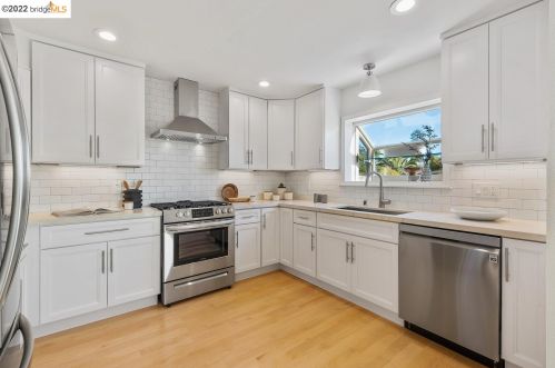 780 Glendome Cir, Oakland CA 94602-1413 exterior