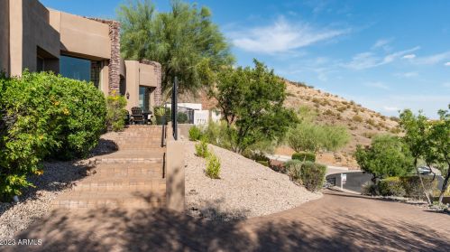 2102 Clubhouse Dr, Phoenix, AZ 85048-4060