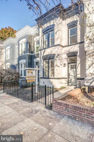 827 6th St, Washington, DC 20024-3803