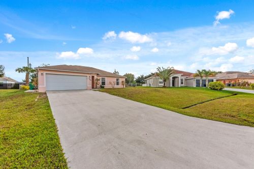4689 Wade Dr, Fort Pierce, FL 34953-6794