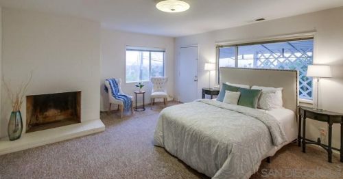 1527 Loring St, San Diego CA  92109-1765 exterior