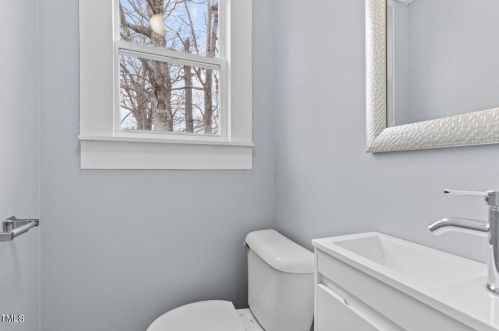 921 Graham St, Burlington NC  27217-6062 exterior