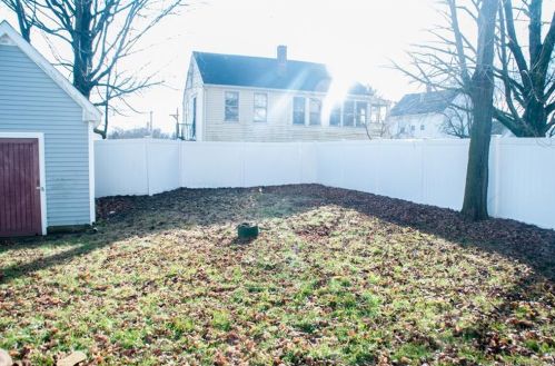 1 Rutland St, Ansonia, CT 06401-2127
