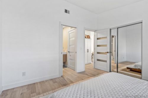 6829 Pear Tree Dr, Carlsbad CA  92011-3937 exterior