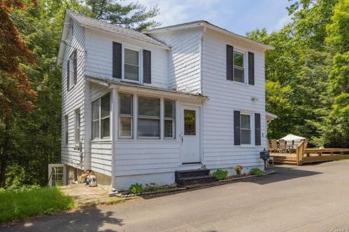 1 Sard St, Sloatsburg, NY 10974-1709