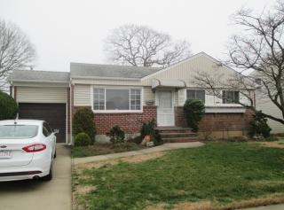 1453 Robbins Ln, Seaford, NY 11783-1825